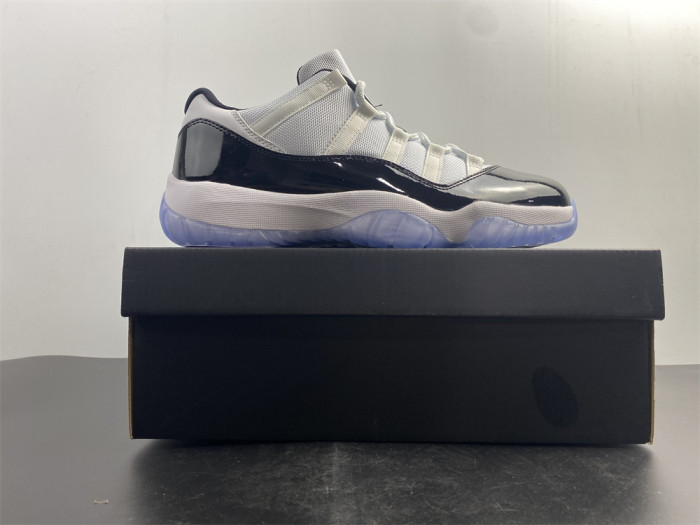 Jordan 11 Retro Low Concord 528895-153