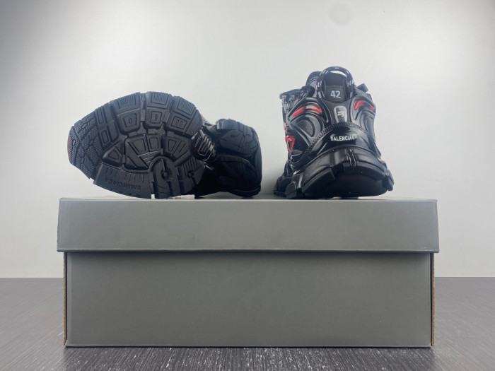 Ba*len*cia*ga runner black and red characters 677402 w3rb1 0102