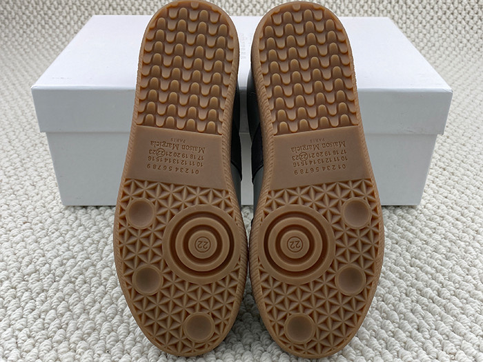 ma*s*n Ma*i*la calfskin sneakers