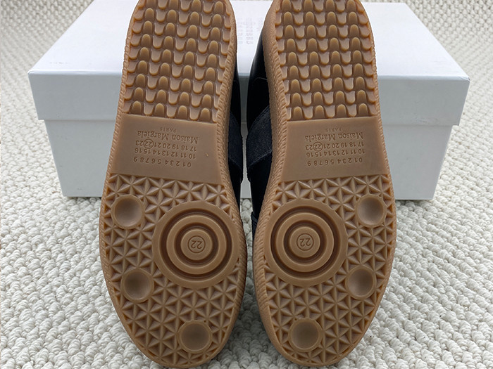 ma*s*n Ma*i*la calfskin sneakers