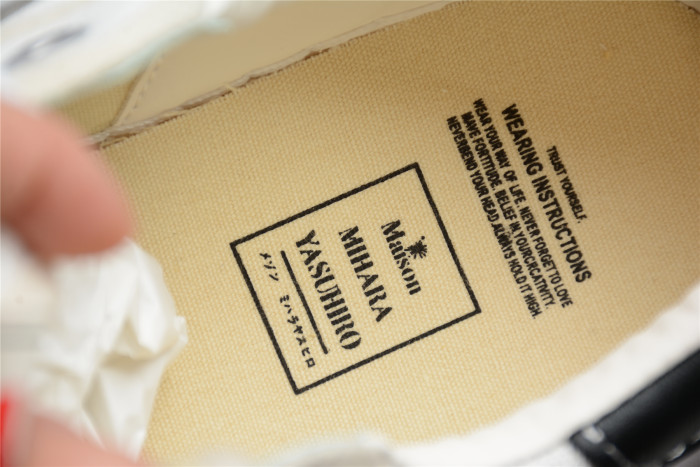 MIHARA YASUHIRO Black And White AO6FW704